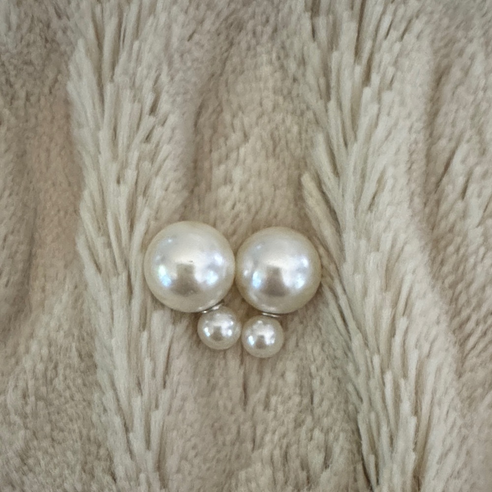 Elegant Pearl Stud Earrings